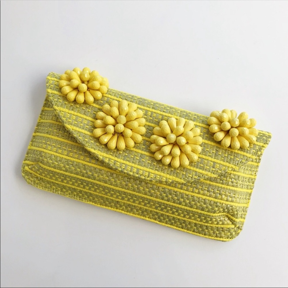 Straw Bag With Flower Beads Flap - Picture 2 of 3